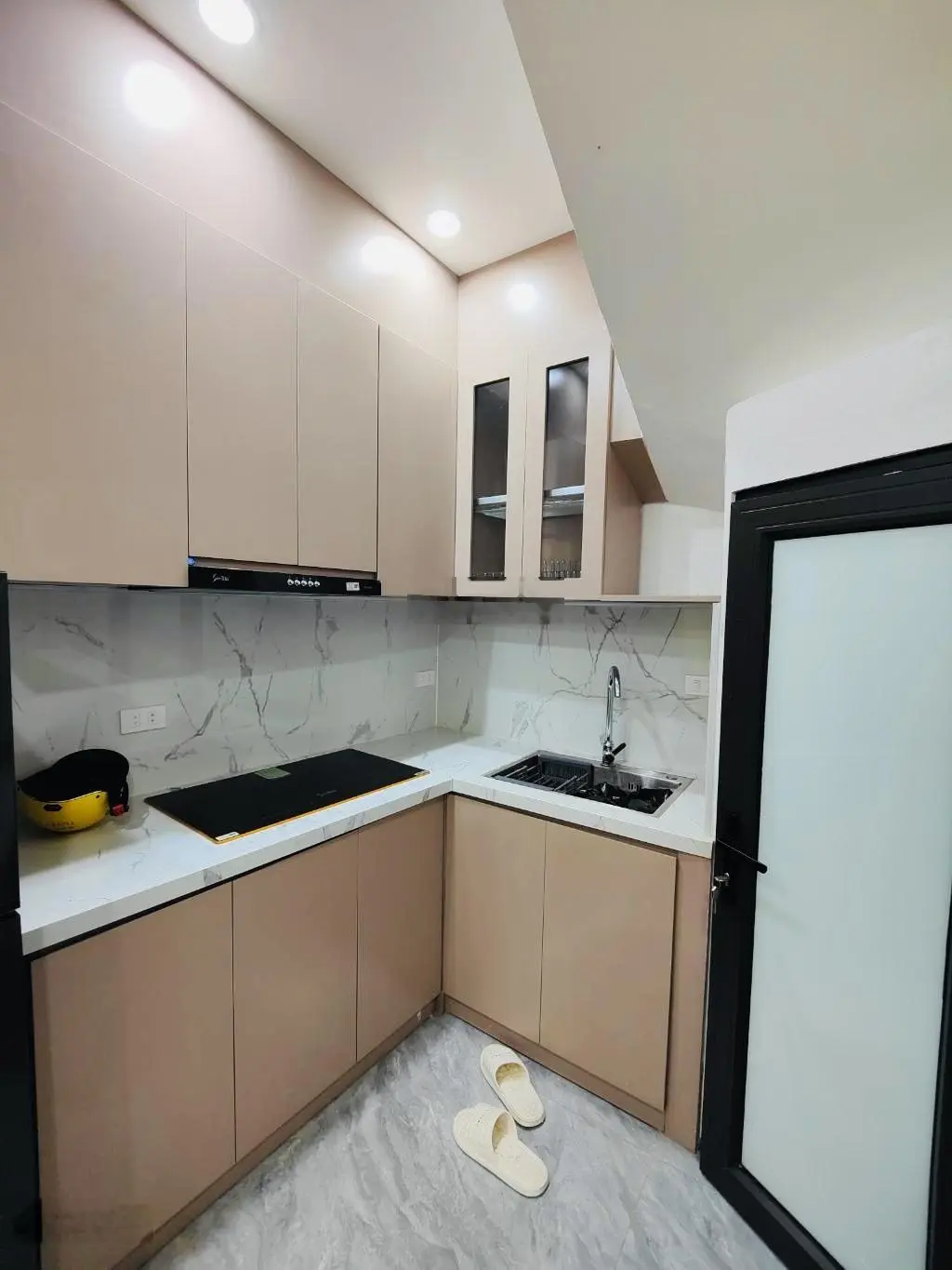 TT phố cổ HBT giáp ranh Hoàn Kiếm lô góc ngõ thông kd - một bước ra phố 26m2 MT 6m - 4T 7. Xtỷ