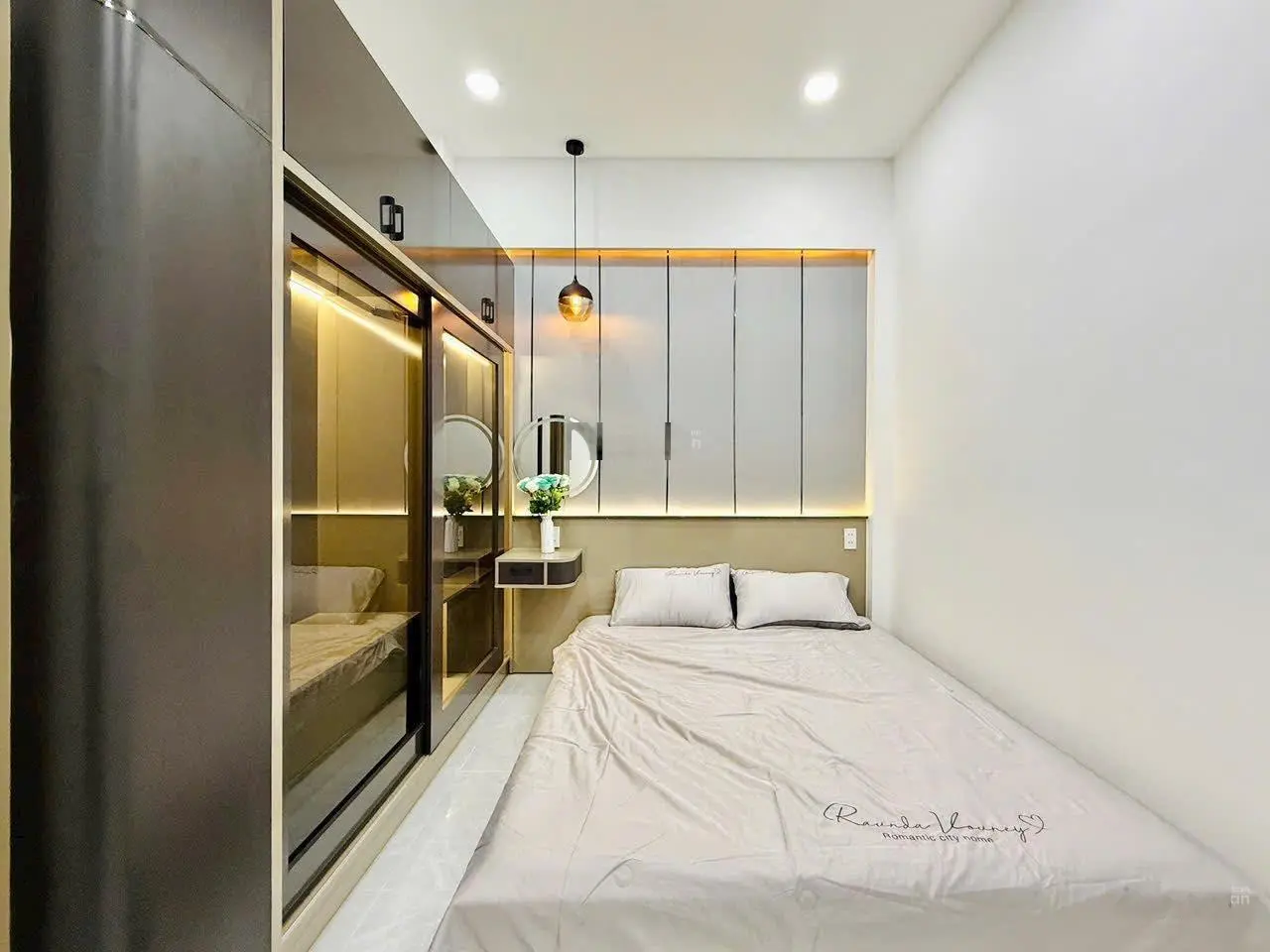 Cần tiền trị bệnh cho con bán nhà Trương Định, Q3. HXH. LH: 0347 153 ***