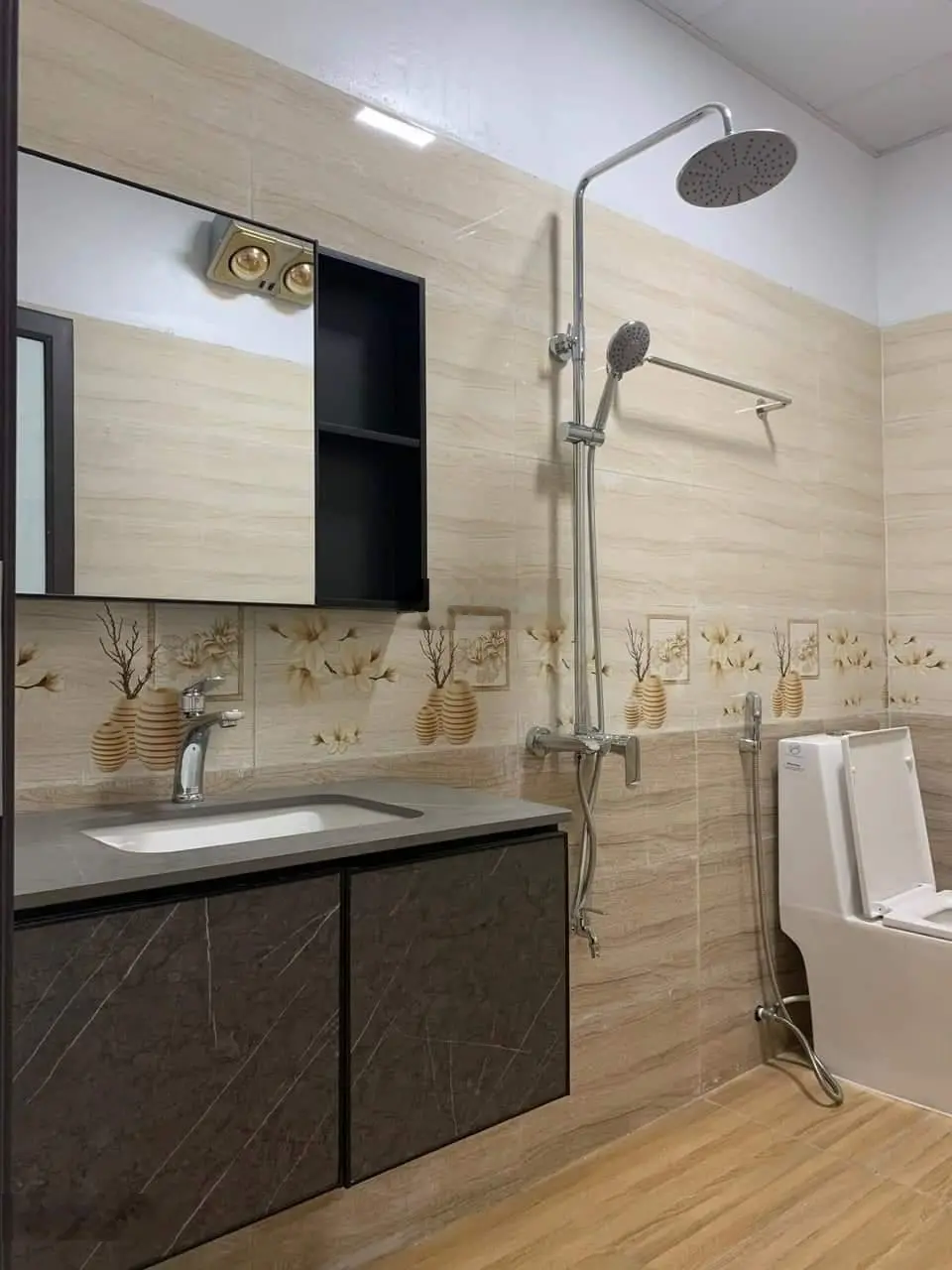 0919 662 *** chính chủ gửi bán nhà 5 tầng, khu đô thị An Phú. DT 67,5m2 mặt tiền 4,5m. Hướng Bắc