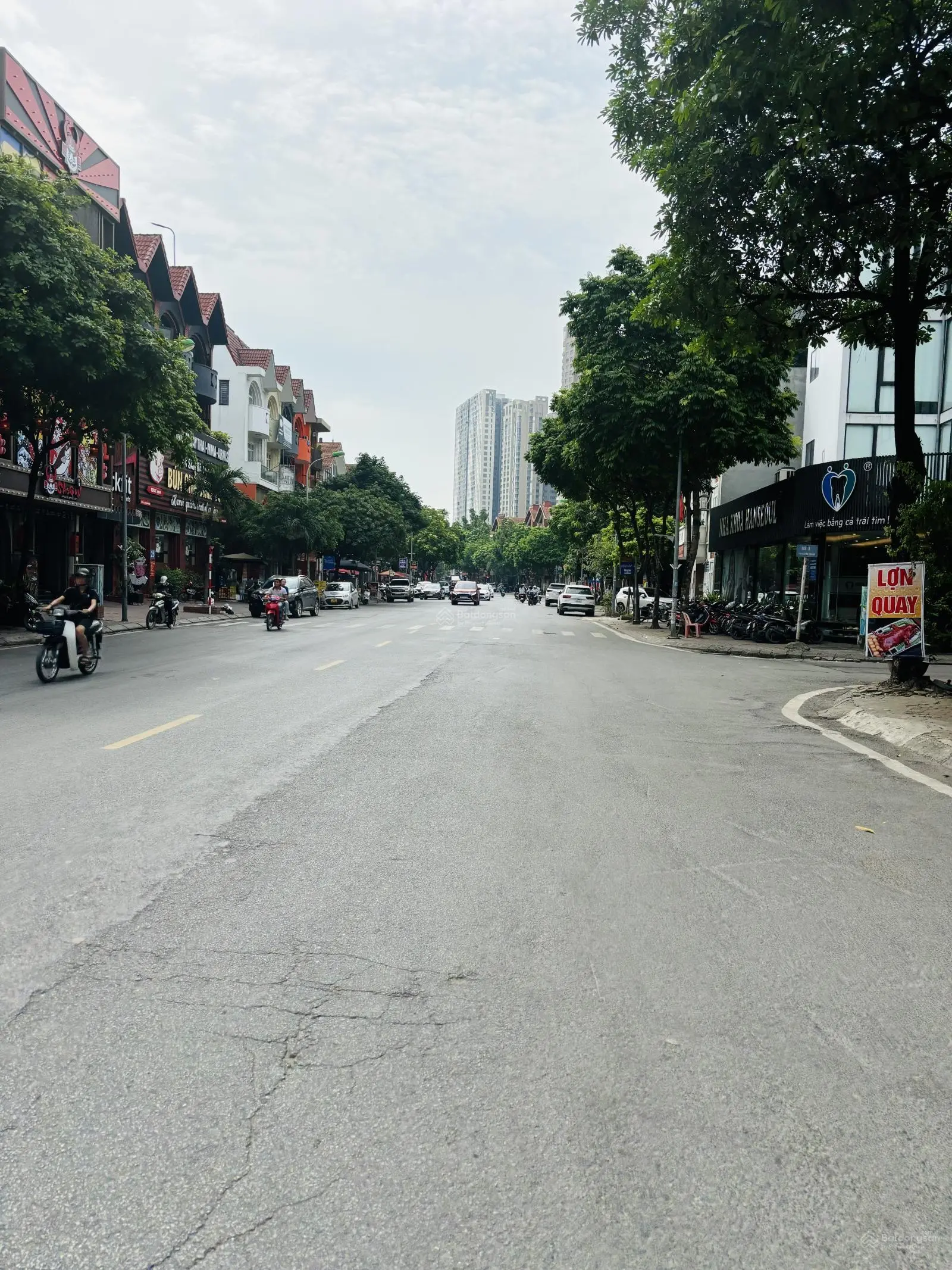 Bán Nhà Mặt Phố Nguyễn Văn Lộc, Làng Việt Kiều Châu Âu. 95m, 4 tầng, Mặt tiề 5.5m, 42 tỷ.
