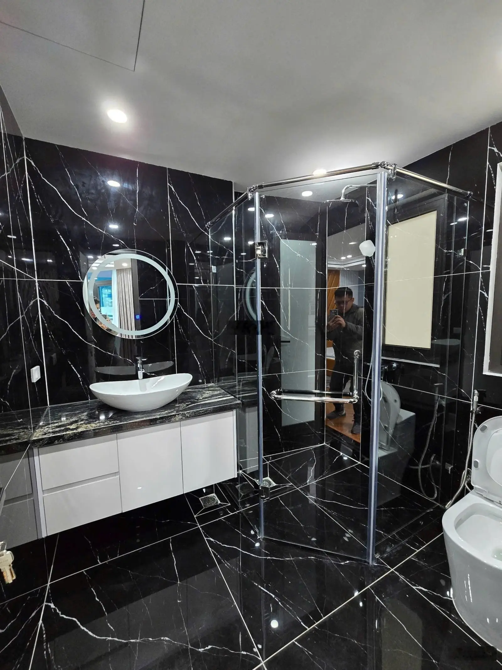 Cắt Lỗ Sâu Nhất Nhì Quận - Xây 7 tầng thang máy - Lô Góc - DT 50m2 - Giá 13tỷ4