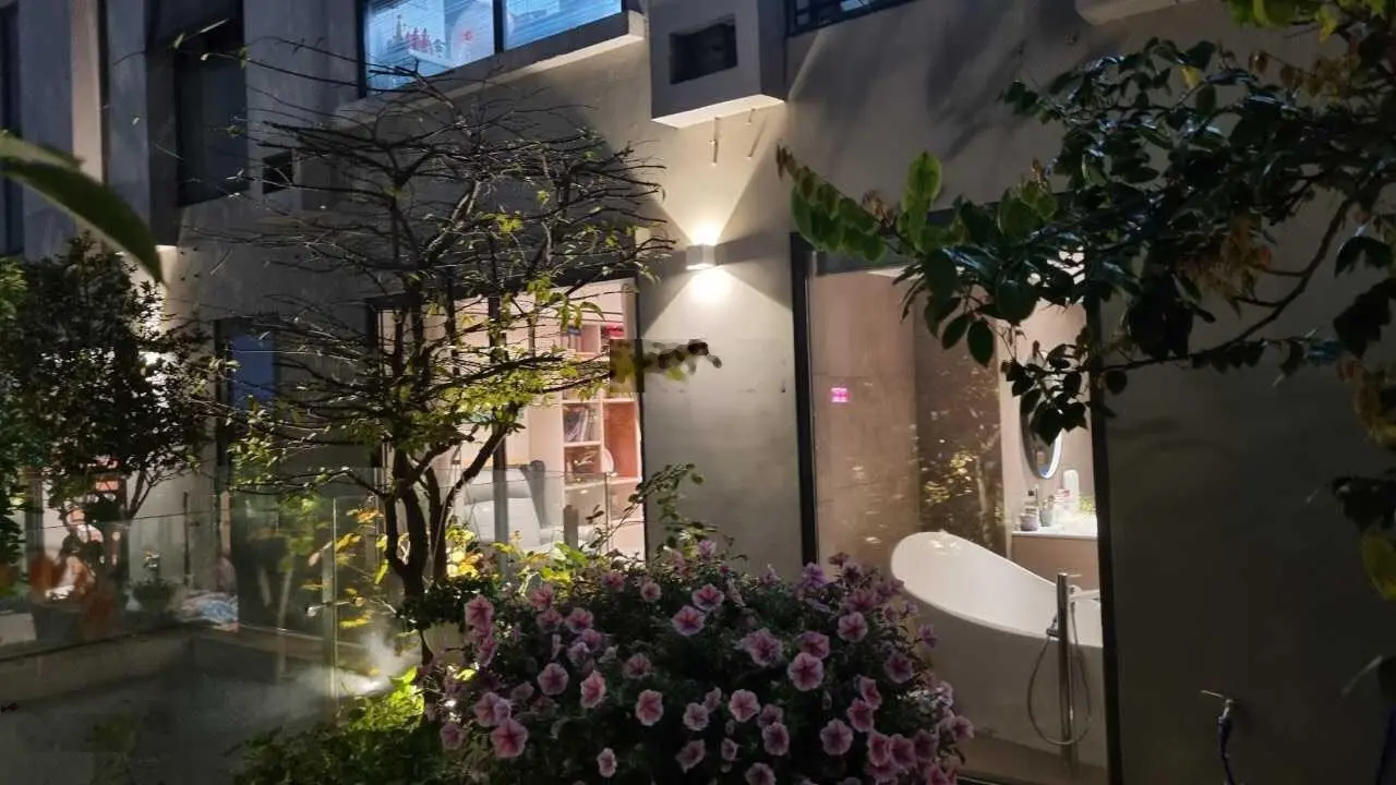 (Chính chủ) bán căn hộ sân vườn tại Thanh Xuân Complex, diện tích 258m2, 4PN - 4WC, full nội thất