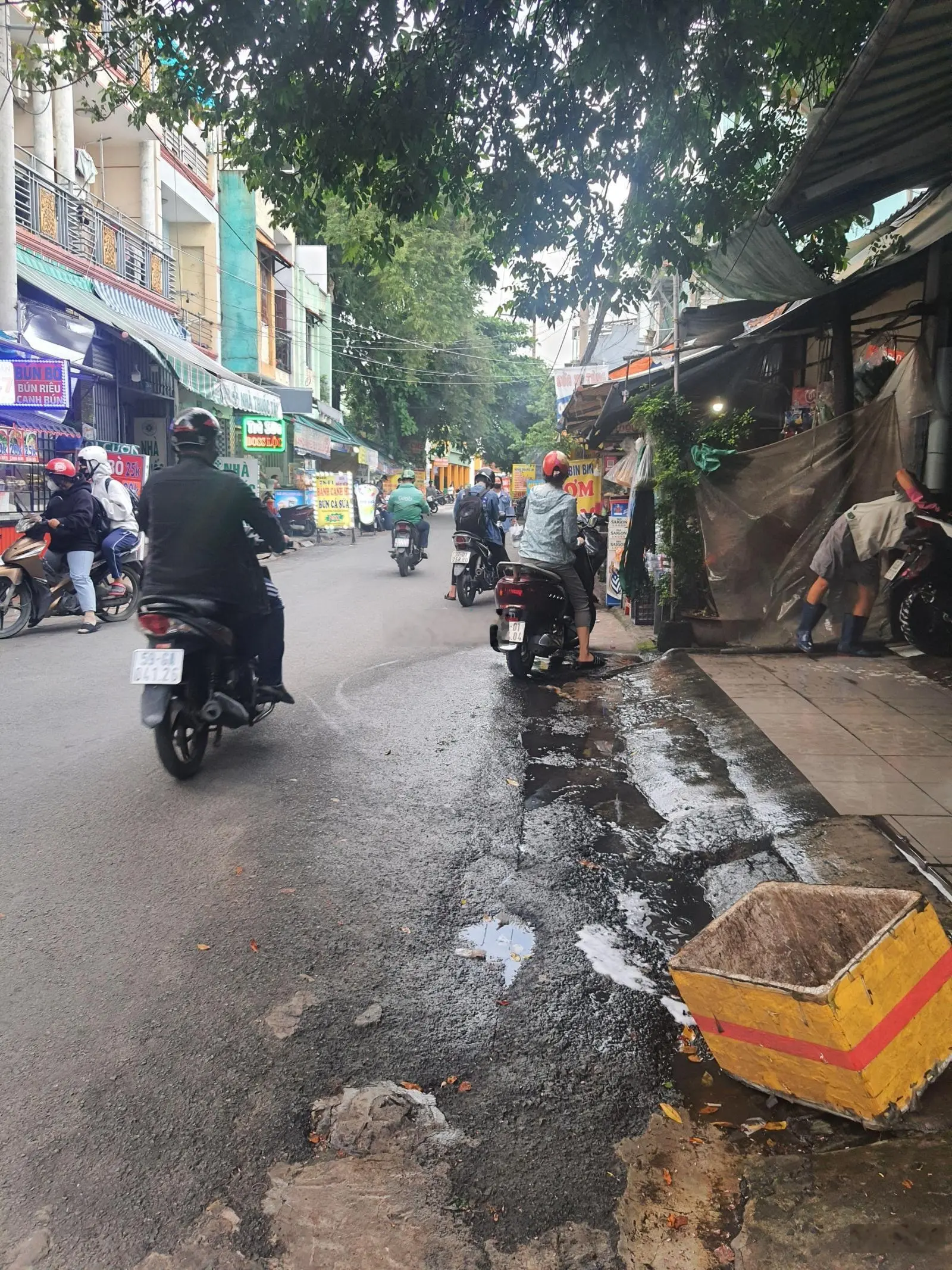 Nhà mặt tiền nguyên căn, kế ĐH Công Nghiệp, khu sầm uất, kinh doanh thuận lợi, dòng tiền hơn 60 tr