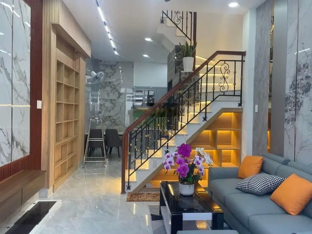 Cần vốn kinh doanh chủ cần bán nhà đường bàn cờ quận 3 giá 4tỉ180 84,6m2 (4,7*18m).sổ sẵn .