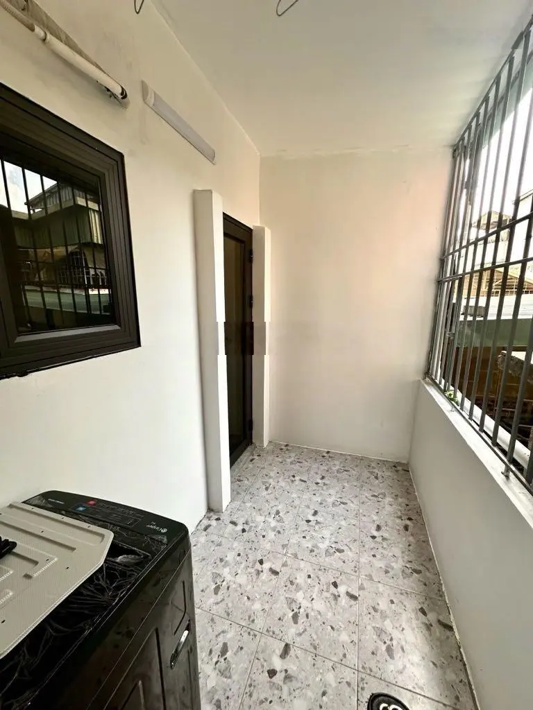Bán nhà phố Trần Quý Cáp - ô tô tránh cách 10m - 4 tầng full đồ - 3PN. Giá: 4,65 tỷ. LH: 0779 548 ***