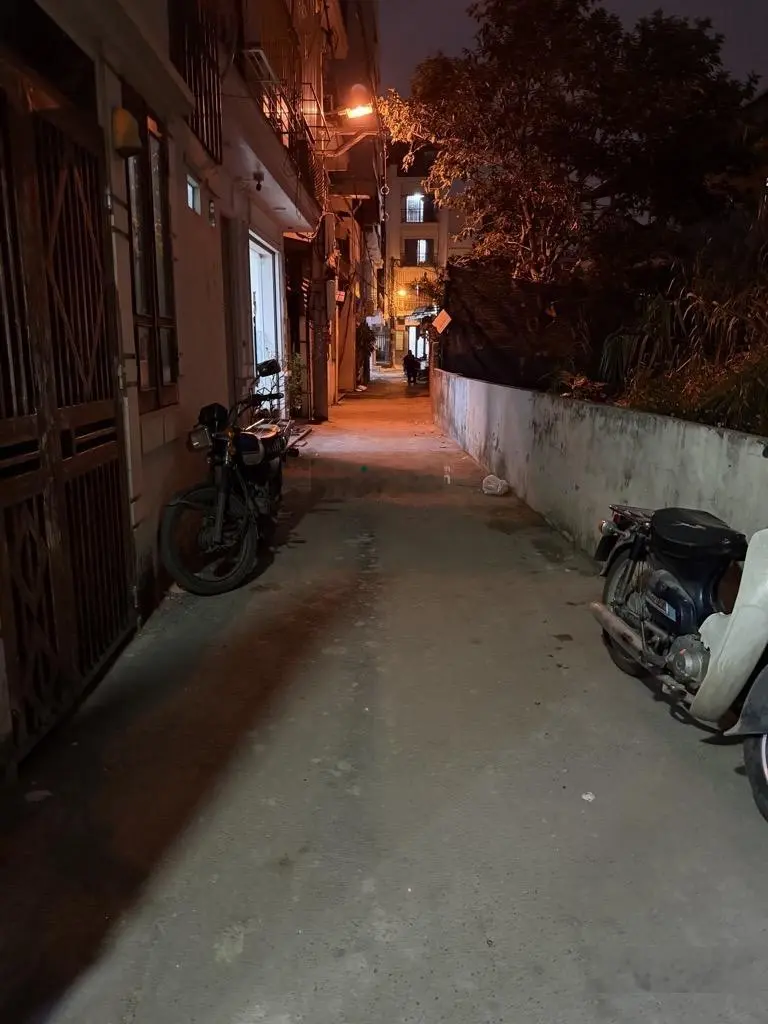 Bán nhà đàn quang trung - long biên, 50m, 3 tầng, nhà dân xây, mặt ngõ thông gần oto, giá 7ty4
