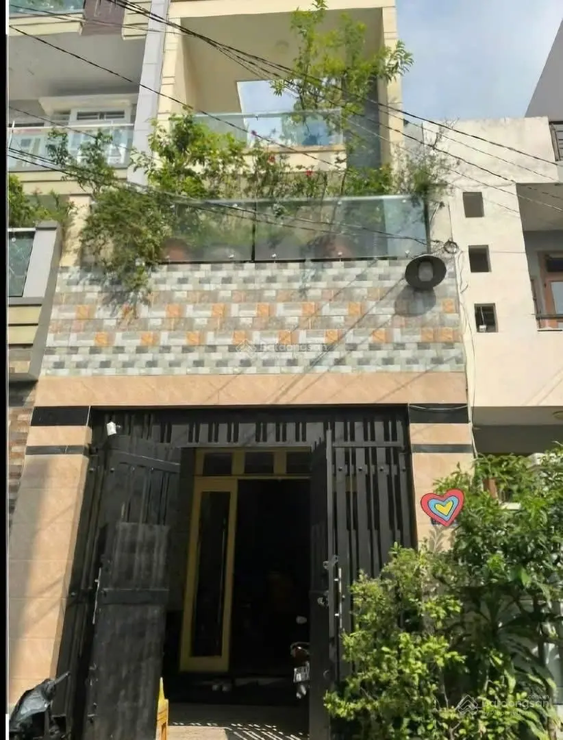 Sổ sẵn ra đi gấp căn nhà DT 80m2, nằm trên mặt tiền Trịnh Quang Nghị, gần UBNX xã Phong Phú, SHR