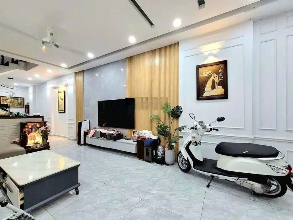 Hàng ngộp! 1 căn duy nhất ở Đội Cung-Q11. Gần Bệnh Viện Quận 11. Đang cho thuê 33triệu. Giá 3tỷ660