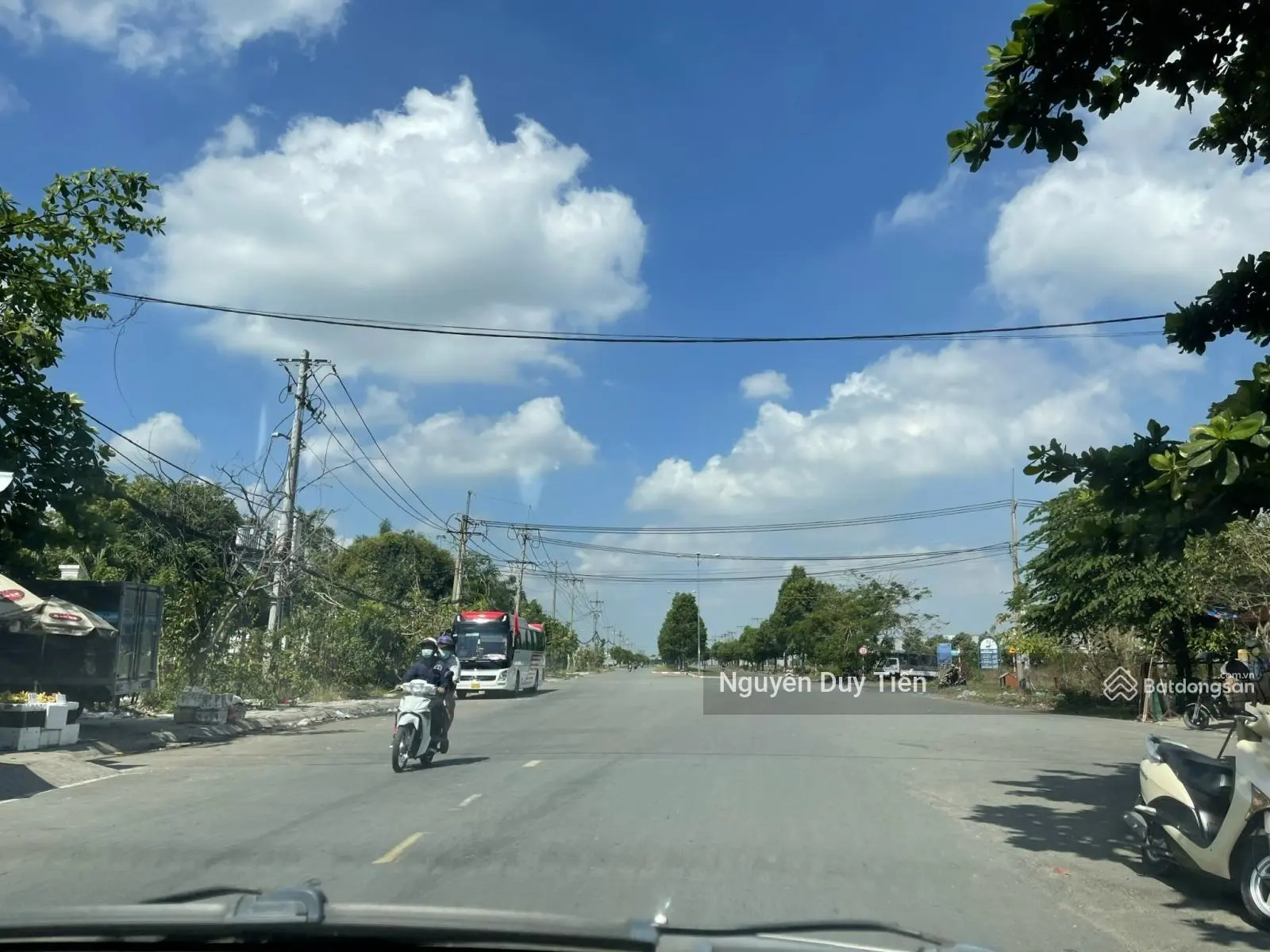 Bán gấp 680m2, trên đất có 1 nhà lầu và 4 căn nhà cấp 4, nằm đầu cổng KCN Tây Bắc Củ Chi và chợ