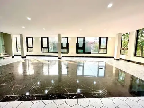 Siêu phẩm- nhà 3 mặt thoáng-5 tầng-thang máy, vỉa hè ô tô tránh+ ngủ ngày đêm- kinh doanh đỉnh cao
