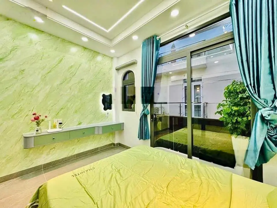 Giá 6 tỷ 750. nhà vip lý quang phức, q1. hẻm oto. nhà mới keng vào ở liền. lh: 0347.153.456