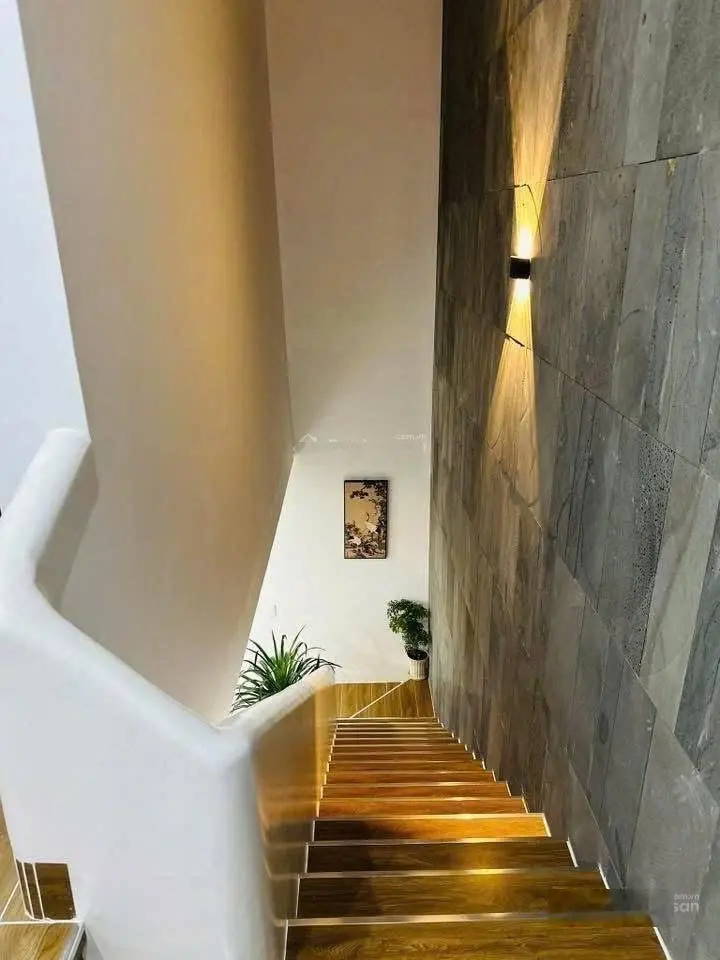 Nhà hẻm 4m mặt tiền hẻm cách chợ vài bước chân giá 4ty450, 65m2, đường Phạm Văn Hai, quận Tân Bình