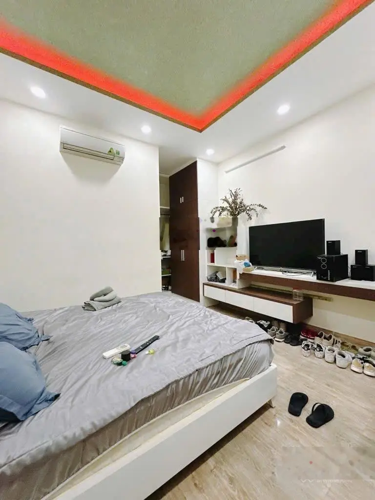 Bán nhà mặt công viên nội bộ đường rộng 12m - Xe hơi xếp hàng