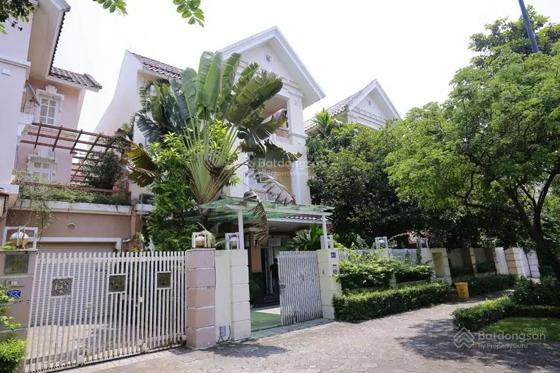 Bán biệt thự Ciputra, 230m2, mặt đường đôi, hướng Tây Nam.
