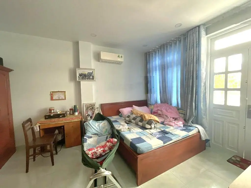 Nhà 99,77 m2, 5 tầng + thang máy, hẻm xe tải Nguyễn Trãi. 23,5 tỷ