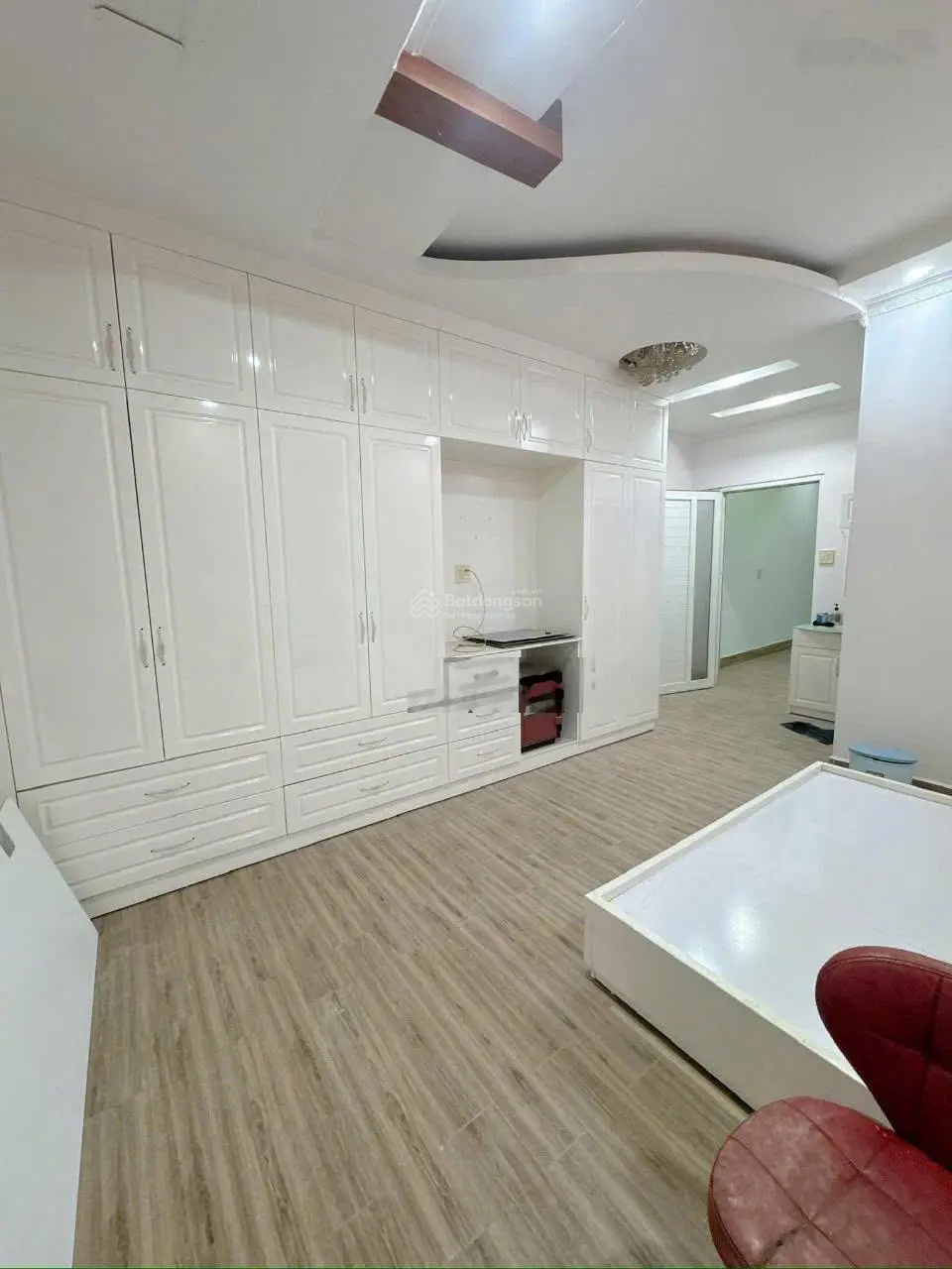 Bán nhà mặt tiền kinh doanh sau lưng chợ Bình Chánh (0931905982)
