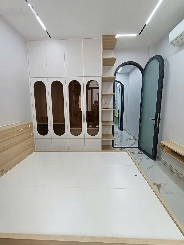 Siêu phẩm nhà đẹp 3 lầu Trần Nguyên Hãn Phường 13 Q8 ngay cầu Trà Và Quận 5.Đi trung tâm Quận 1 ,5p