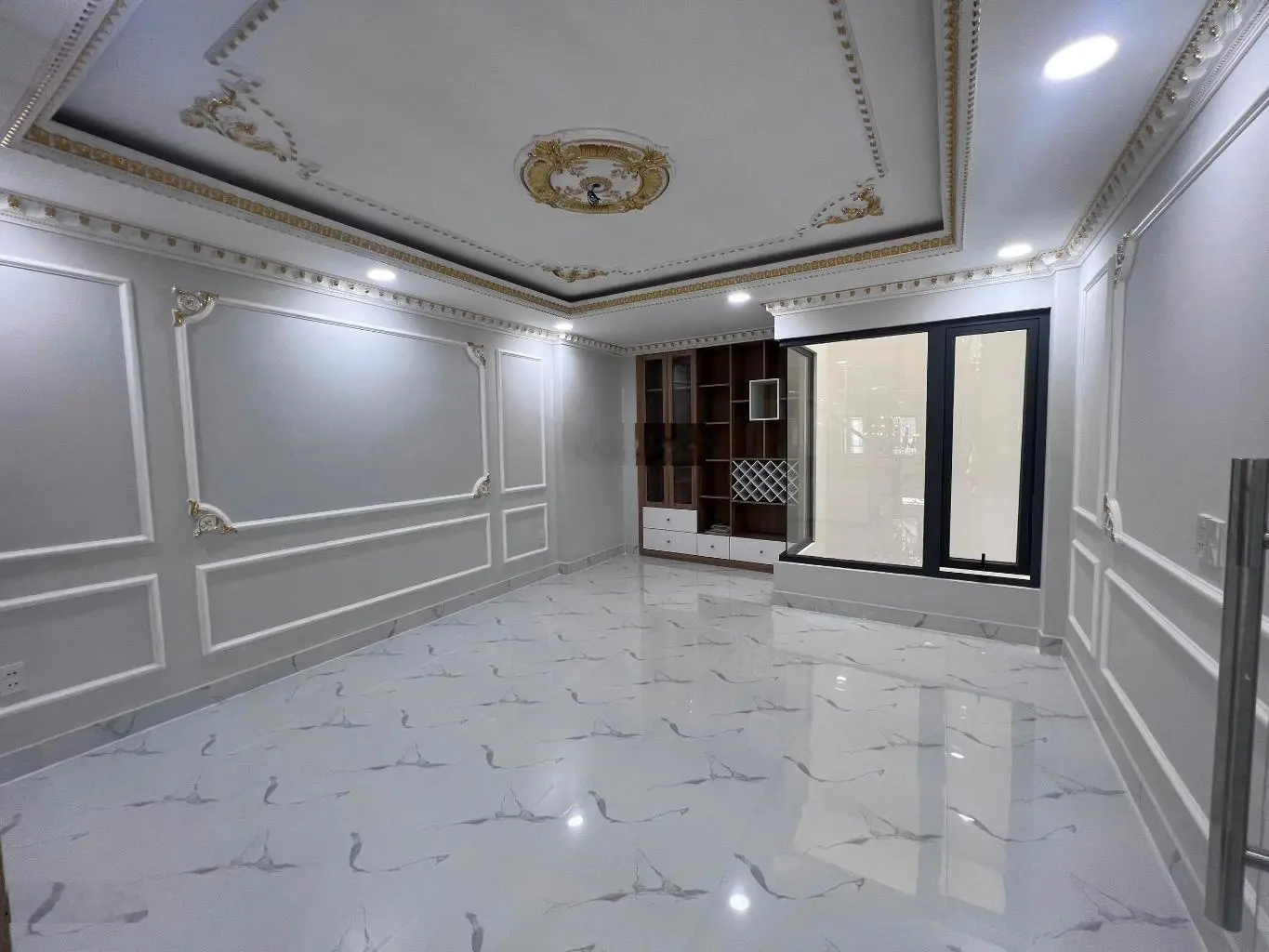 Bán nhà đẹp 5 tầng 68m,gần đại lộ phạm văn đồng, hxh thông xe hơi vào nhà chỉ 8 tỷ x.