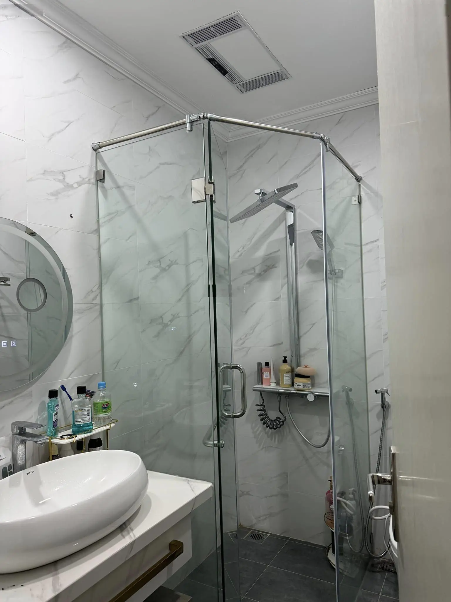 Hiếm có, phố Trần Kim Xuyến 210m2 x 5 tầng, giá 95 tỷ