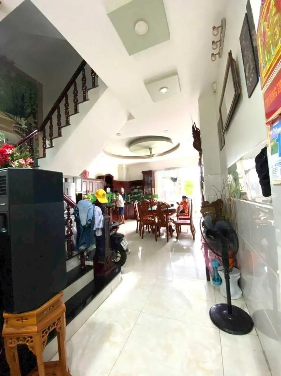 Hạ 200tr còn 2,7 tỷ. Bán nhà 60m2 đường số 13,Q4 xây 3 tầng, đang cho thuê 18tr. Hẻm 6m ra Vĩnh Hội