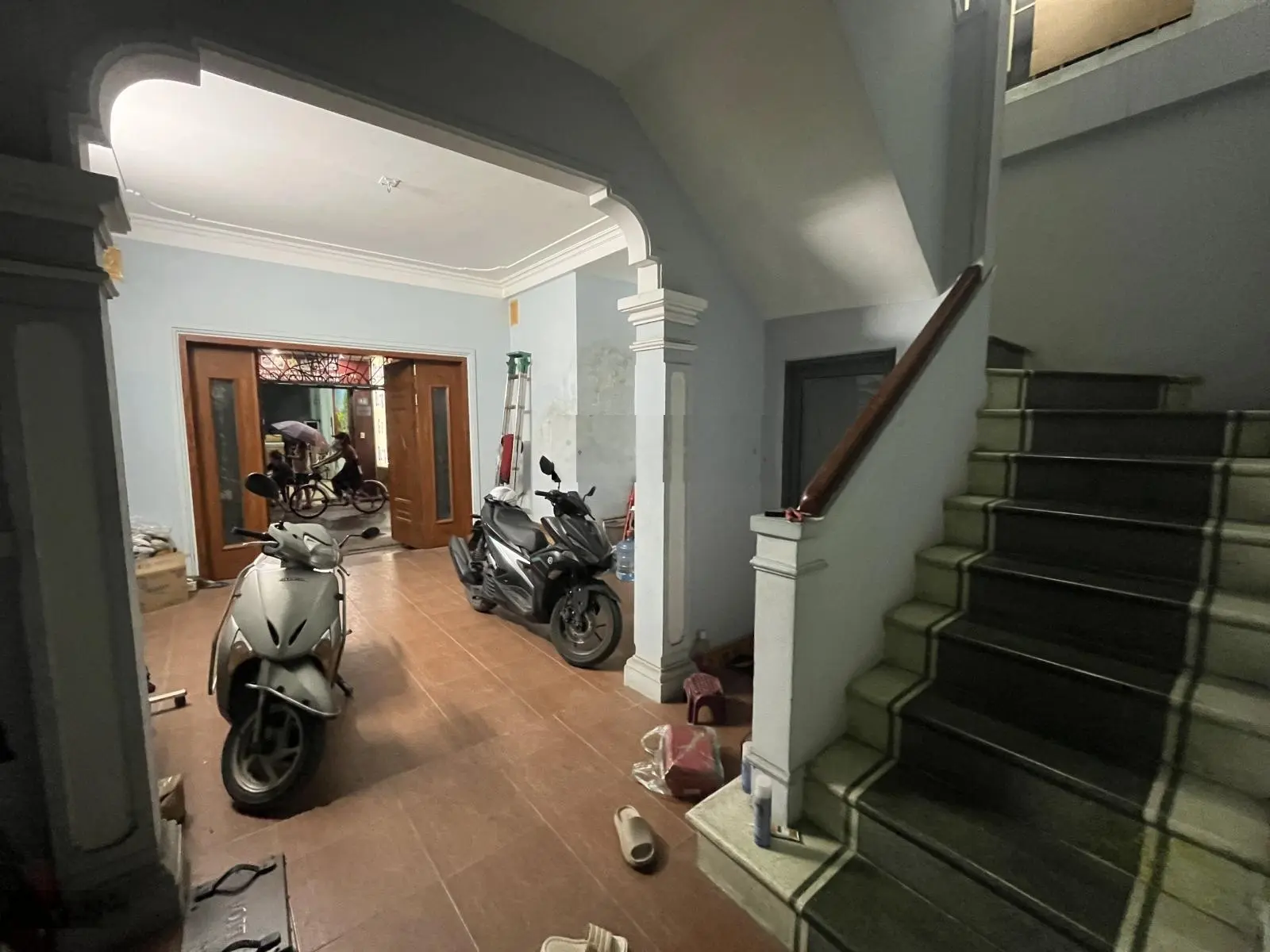 Nhà 113m2 mặt tiền 10m gồm 2 căn 5 tầng dân xây sừng sững tại Thanh Xuân,oto vào nhà,3 thoáng,28 tỷ