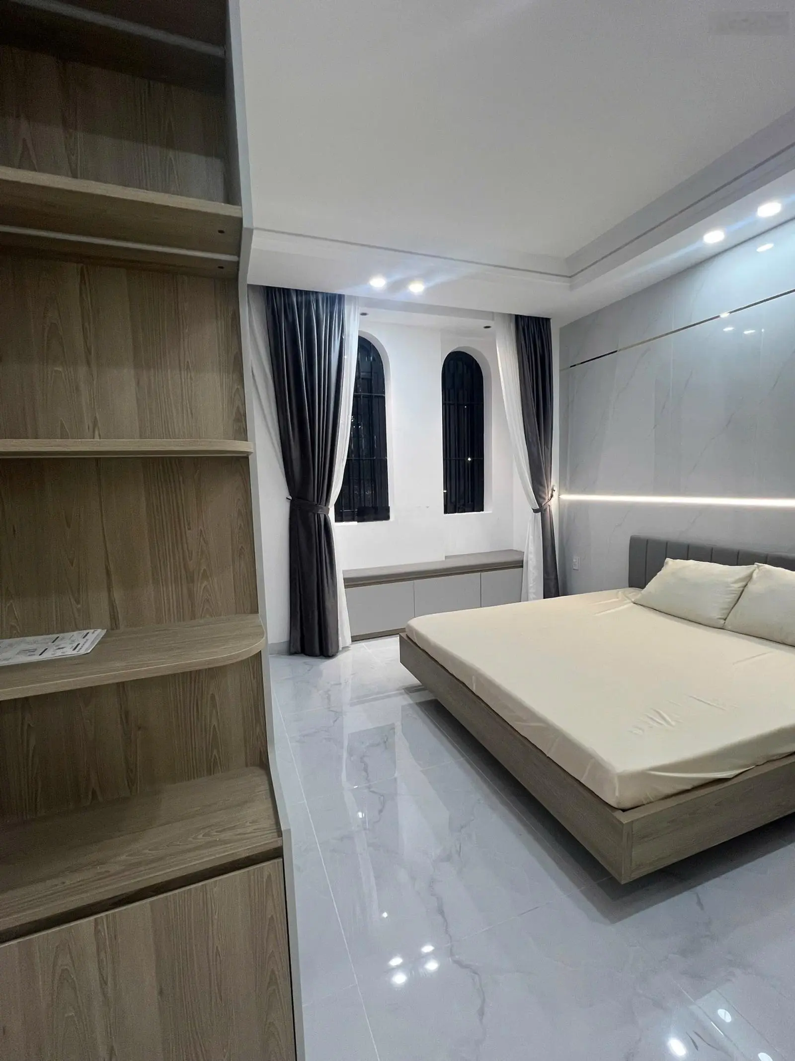 Bán nhà Phạm Đăng Giảng thiết kế sang trọng - 67m2 - nhà 5 tầng - hẻm 8m sát mặt tiền-chỉ 6tỉ490tr
