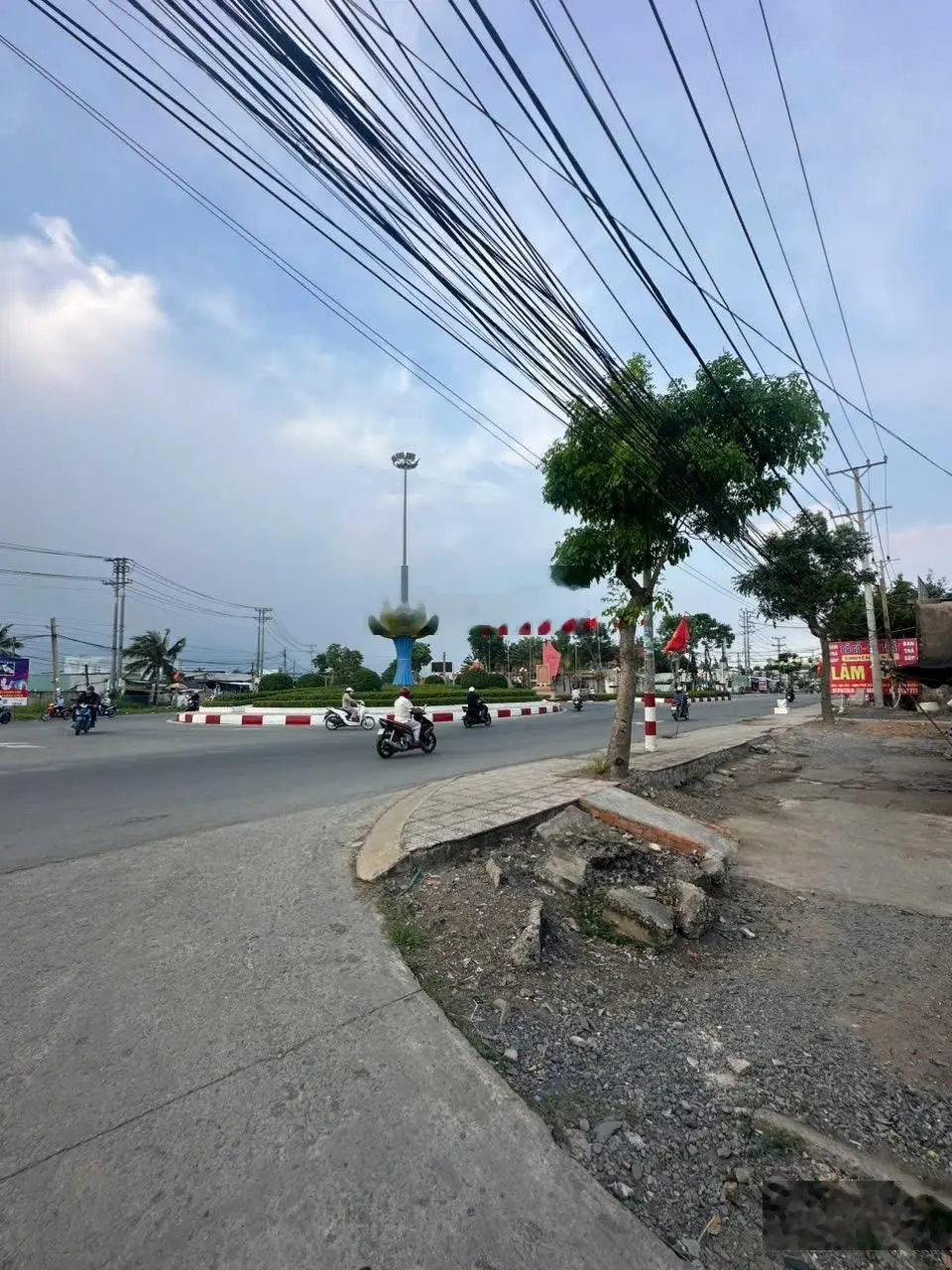 Bán nhà vi bằng đường xe hơi trung tâm thị trấn Cần Giuộc 45m2 giá rẻ