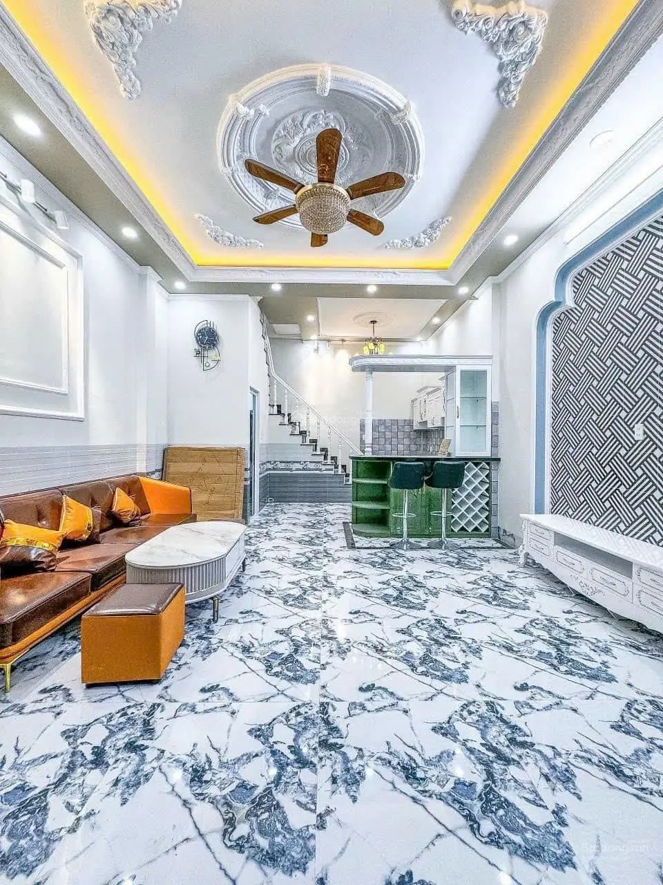 BÁN NHÀ LẦU MỚI 100% SỔ HỒNG HOÀN CÔNG LỘ OTO GẦN BV ĐA KHOA TRUNG ƯƠNG TẶNG FULL NỘI THẤT