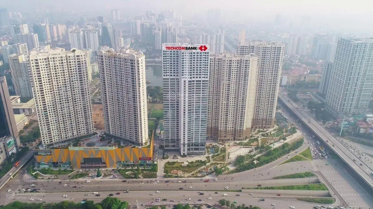 (Chỉ 8,3 tỷ). Bán 3PN 2WC full đồ tầng trung view thoáng sổ đỏ lâu dài chung cư Vinhomes D'Capitale