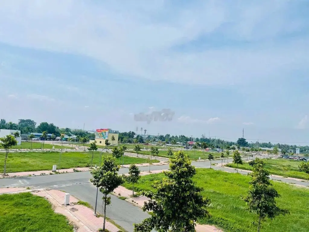 Bán lô đất ngay trung tâm thủ thừa long an sổ hồng riêng .