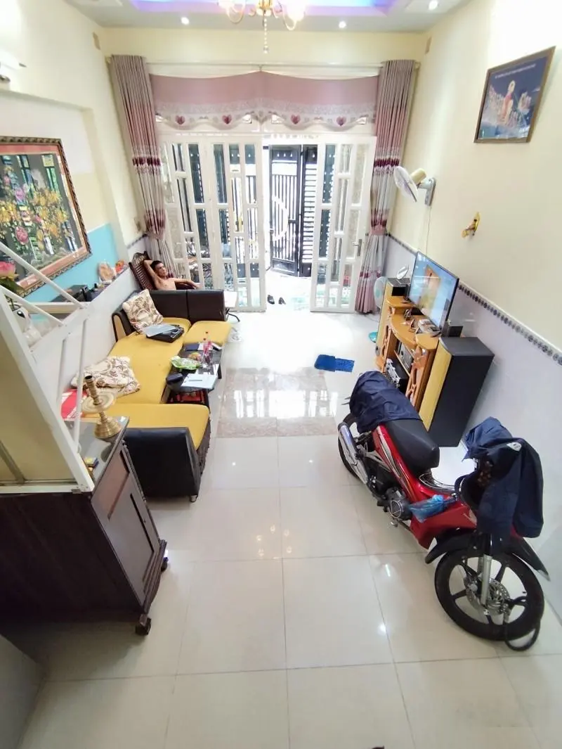 Hẻm xe hơi gần công viên lớn, 4 tầng 53m2 (4x14), gần Phạm Văn Đồng