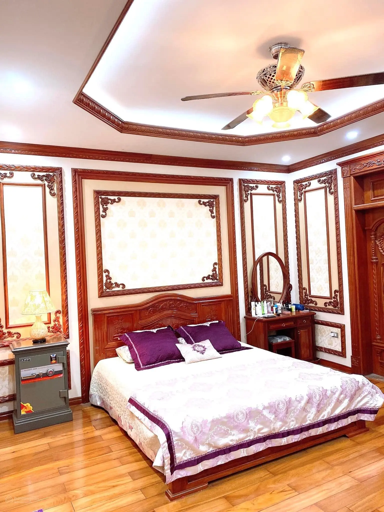 Bán nhà mặt phố Hoàng Quốc Việt Cầu Giấy 80m2, nhỉnh 36 tỷ , hiếm lắm , 2 mặt tiền