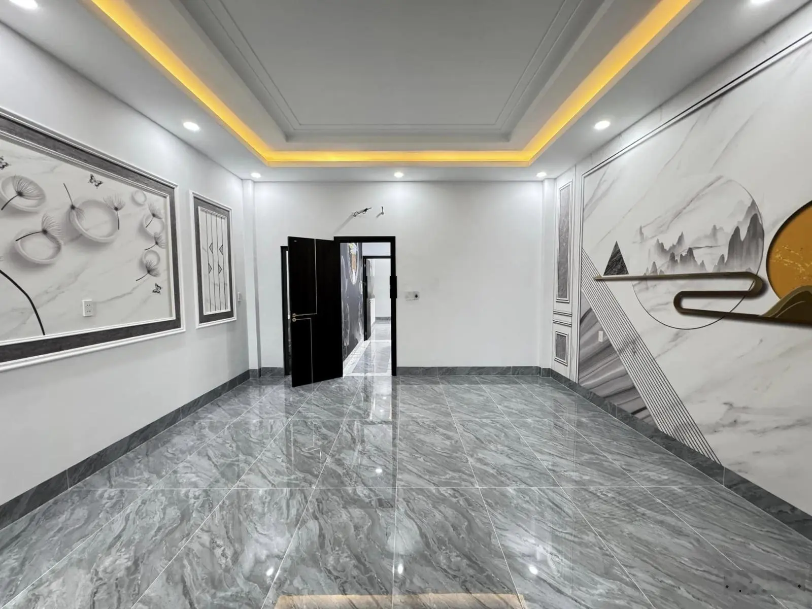 Bán nhà 1 trệt 2 lầu có 4 phòng ngủ KDC Trung tâm VH Tây Đô Cần Thơ, nội thất cao cấp