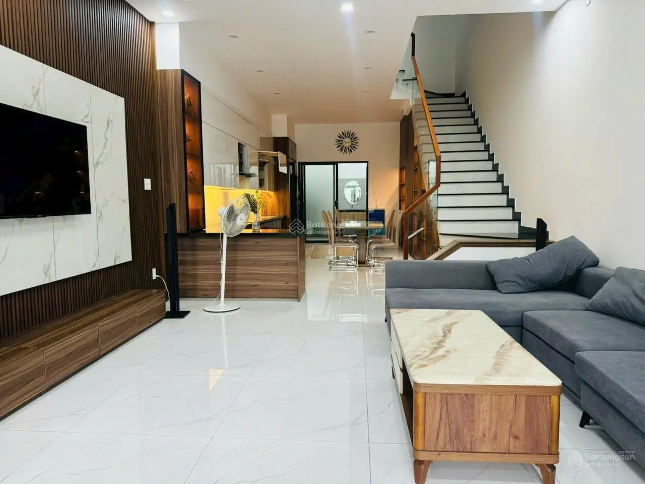 Nhà 3 tầng full nội thất MT Trần Kim Xuyến - Hòa Xuân