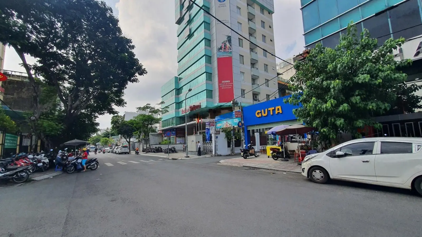 Đắc địa mặt tiền đường Cao Thắng, Quận 10 . DT:8x18m. KC: 2 tầng - HĐT 100 triệu/th. Chỉ: 70 tỷ