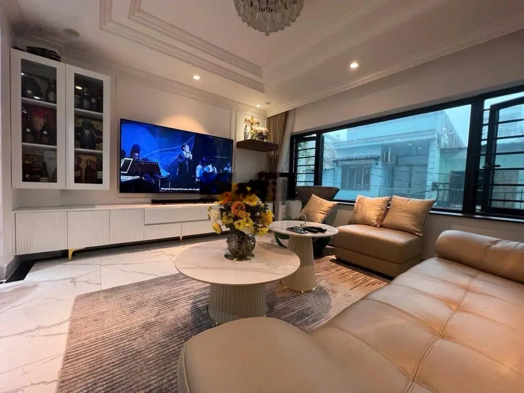 Bán gấp nhà xây mới đẹp 44m2 x 5 tầng tại Bình Tân, đường nhựa 8m thông, xe hơi đậu cửa