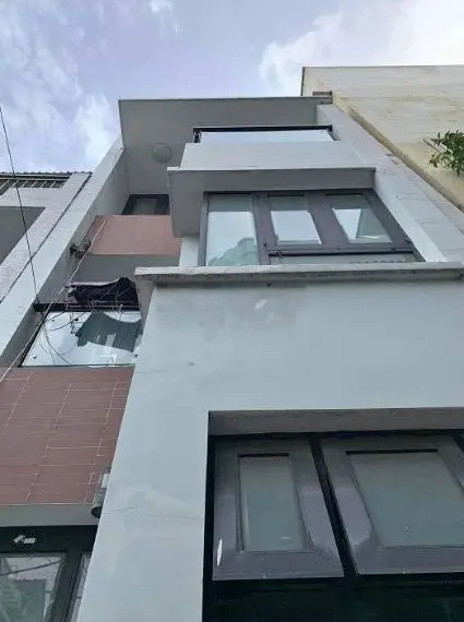 Nhà giá rẻ đất full thổ cư 2 lầu bancol , chính chủ bán