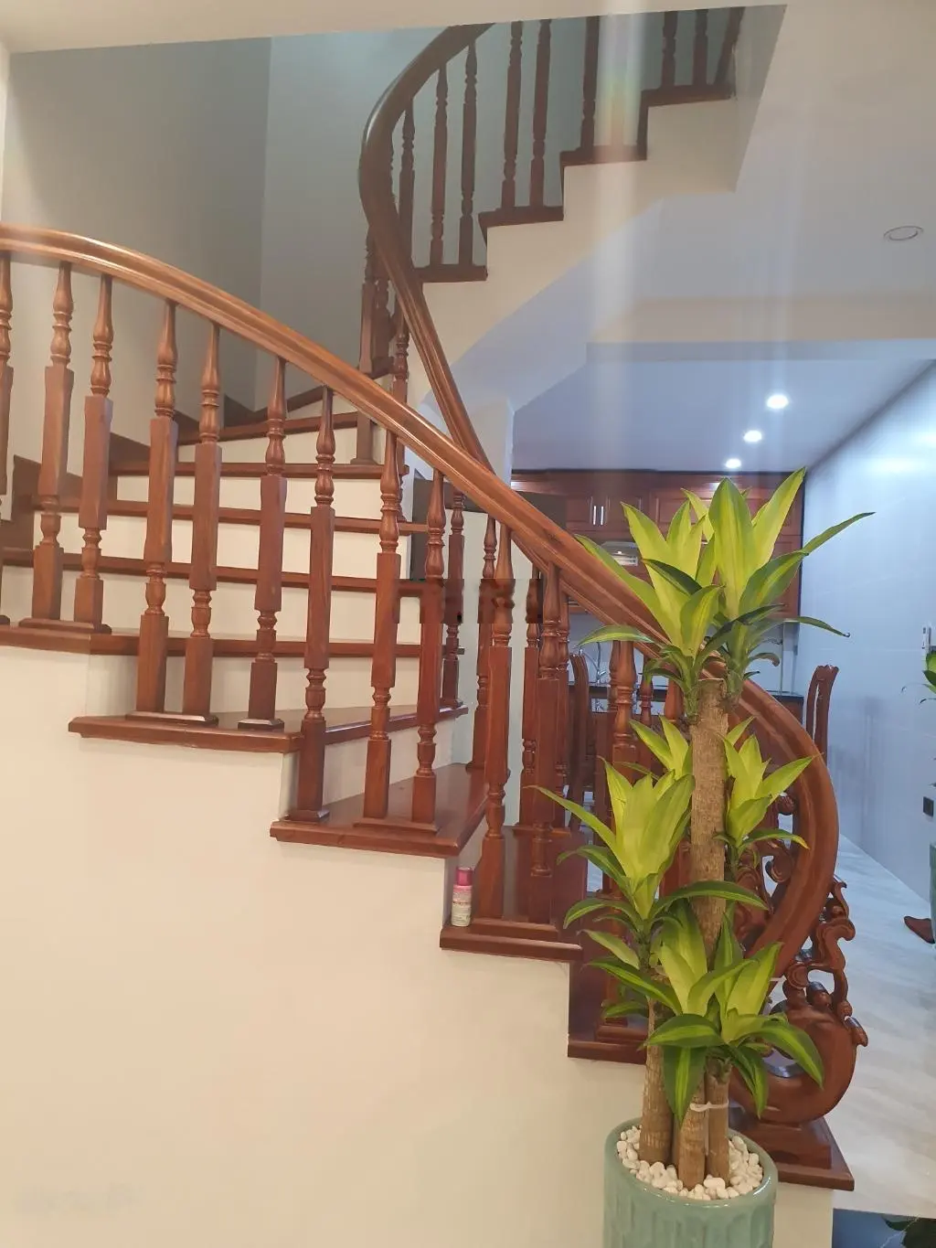 Nhà - Sài Đồng - dân xây sang - xịn - tặng full nội thất gỗ xịn - phân lô - oto DT 40 m2 x 4 tầng