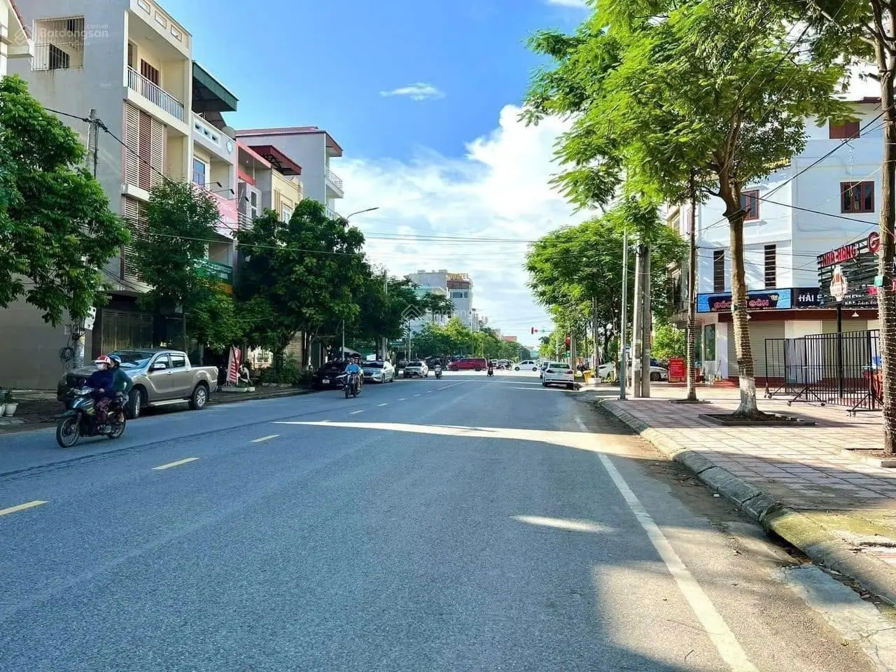 Cần bán lô đất kinh doanh đẹp mặt Hoàng Hoa Thám rộng 30m tại Bò Sơn, tp BN. Giá chỉ 1x tỷ