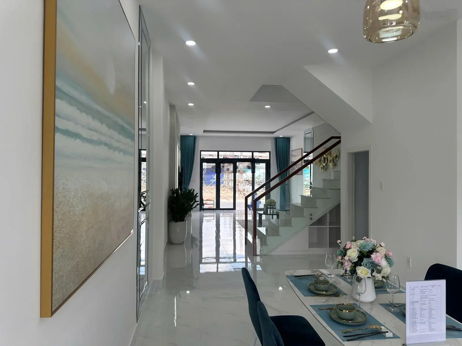 Nhà phố Gia Khải Luxury đối diện chợ An Điền, mặt tiền đường sạch đẹp rộng 42m