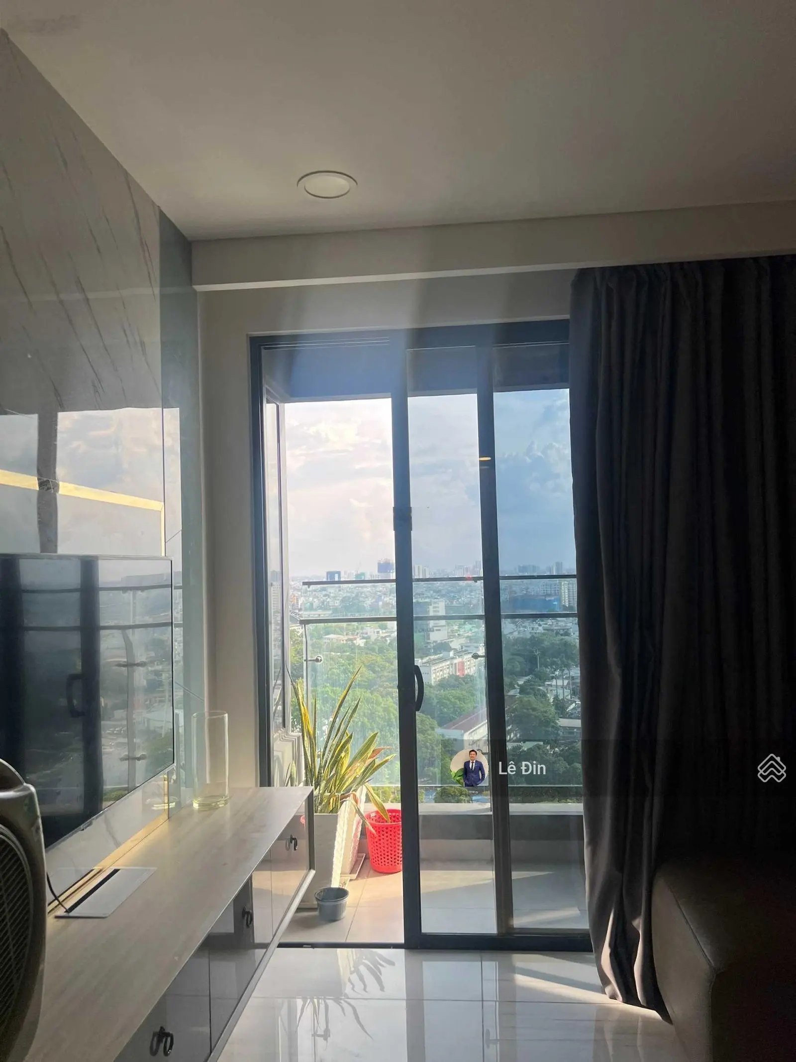 Chủ kẹt tiền cần bán lỗ căn hộ Kingdom101, 73m2, full nội thất giá siêu rẻ. LH: 0907 582 *** - Mr Đin