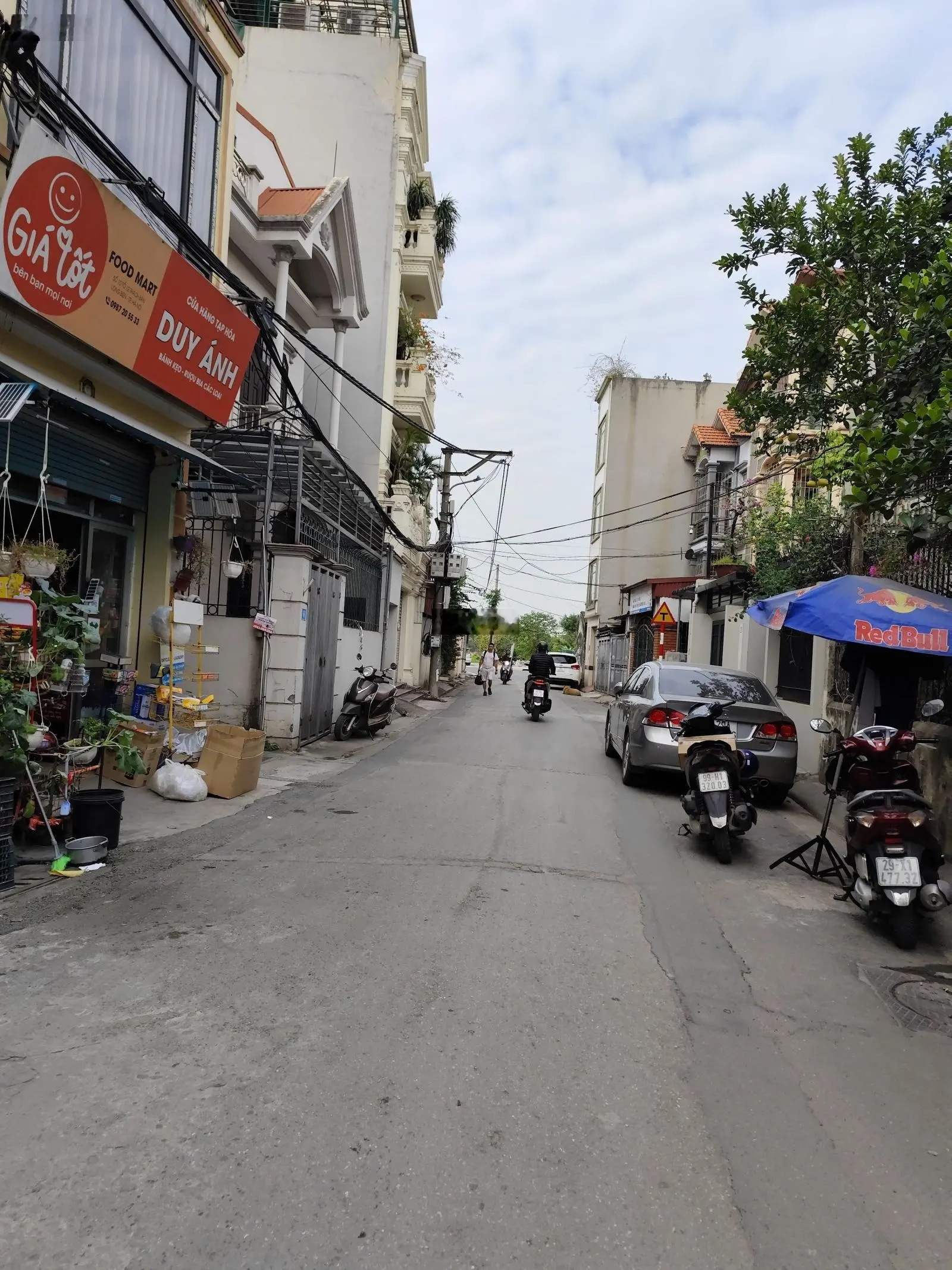 Bán đất thạch bàn ôtô lô góc 50m , mt 4,5m , giá chào 6,2 tỷ còn thương lượng .