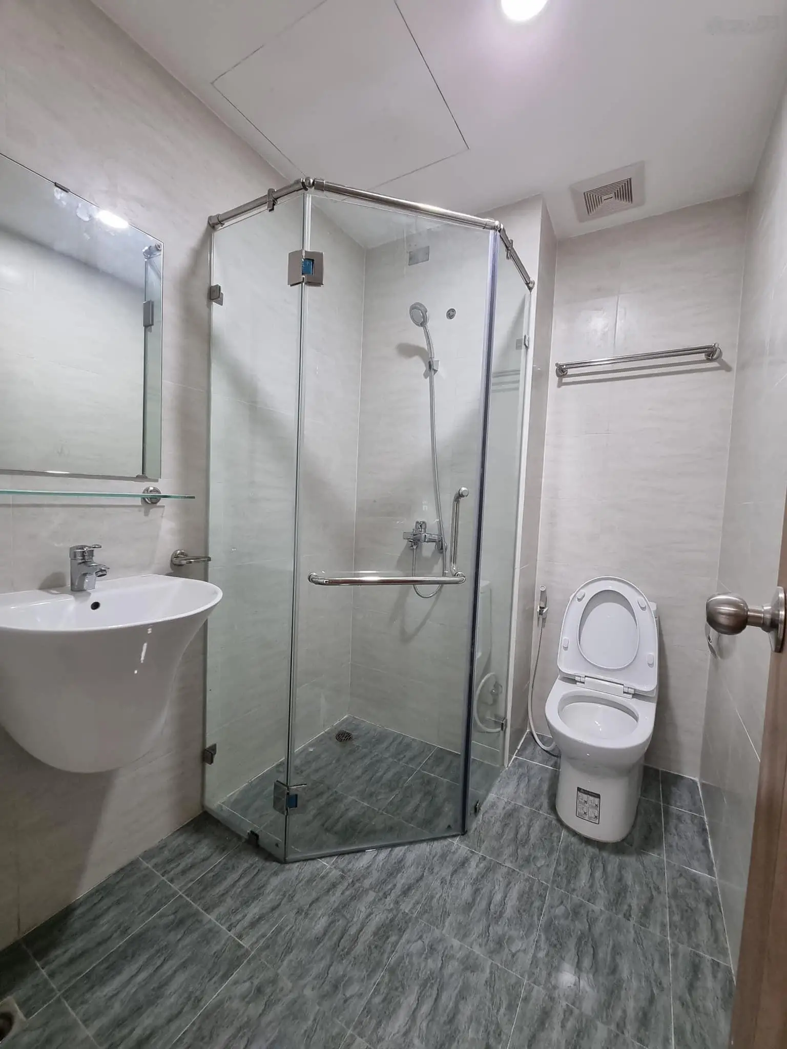 Chủ gửi bán gấp - căn 1PN1WC- 42m2- BCONS MIỀN ĐÔNg- Giá chỉ 1ty390 trọn thuế phí sang tên