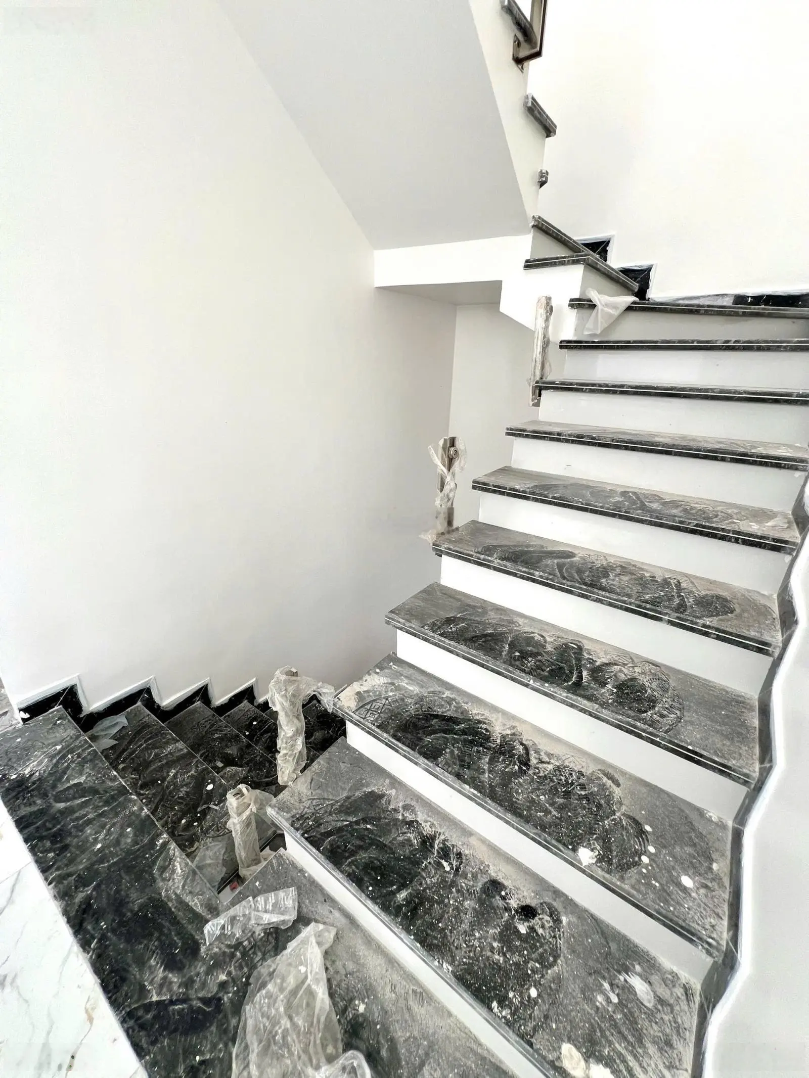Bán nhà đẹp xây mới độc lập lô góc tại Lực Hành. 62m2* 4 tầng