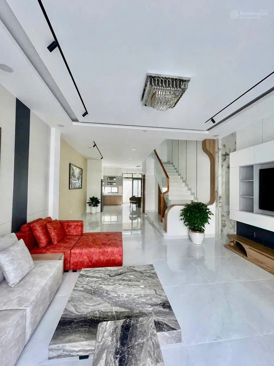Bán nhà 3 tầng đẹp khu tđc vcn phước hải trung tâm nha trang. tiện ích đầy đủ