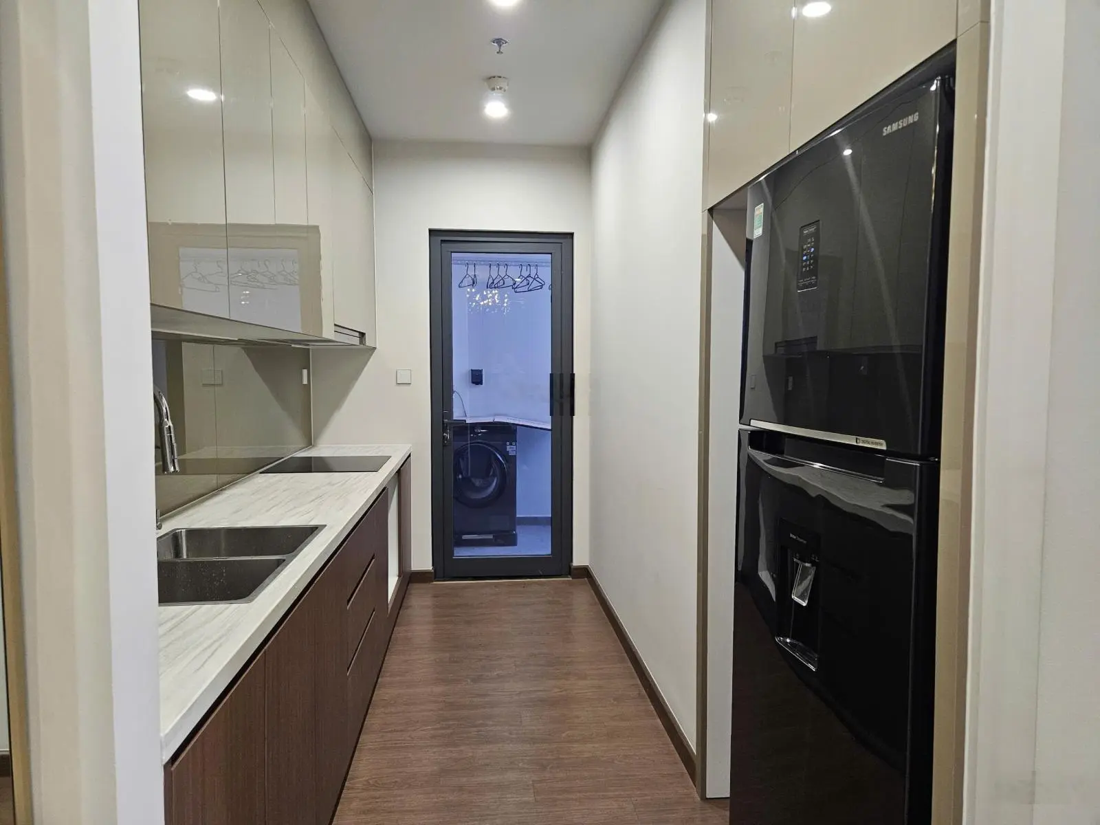 Bán căn hộ cao cấp 88m2 thiết kế 2 ngủtại the matrix one. căn hộ tầng trung, siêu siêu hiếm.