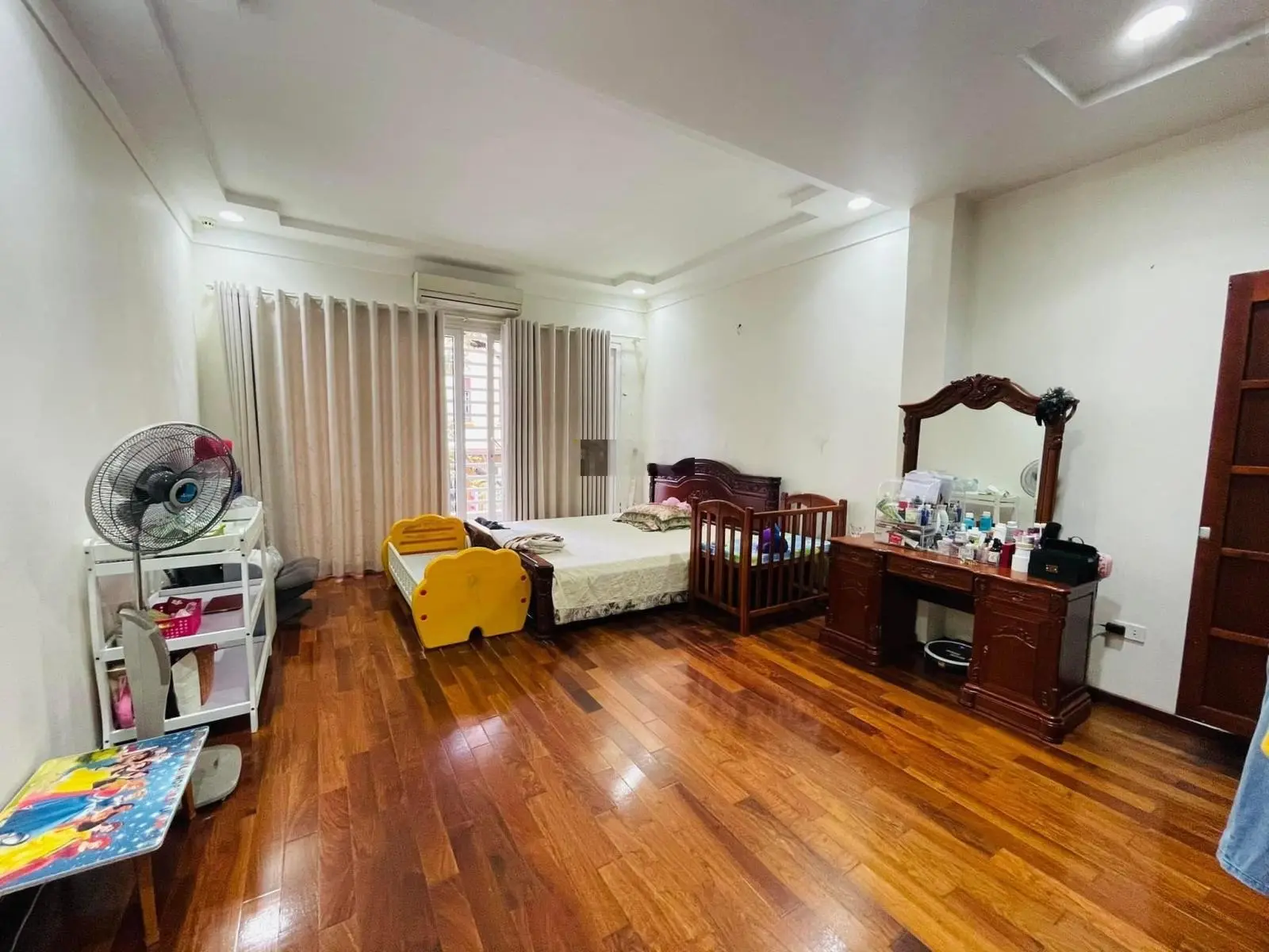 Trung Hòa Cầu Giấy Phân Khu phân lô bàn cờ vỉa hè 60m2 mặt tiền 5,5m Nhà 4 tầng an sinh đầy đủ