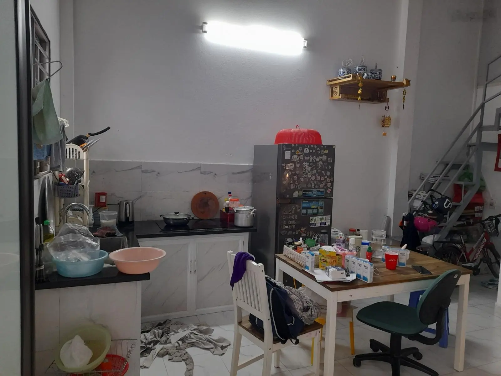 Tôi cần bán nhà đường Phú Diễn,dt 37m2, mt 4.8m vuông đẹp, giá 3.65 tỷ,ngách thông gần trường, chợ