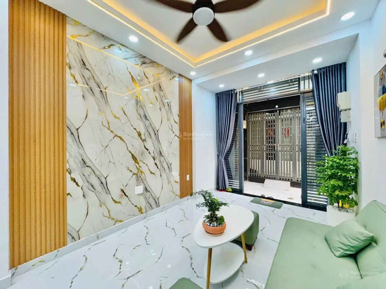 Thân gửi ace môi giới HH 40tr - hạ giá 200tr còn 3,68 tỷ TL bán nhà phố 2.5tầng 3 phòng ngủ