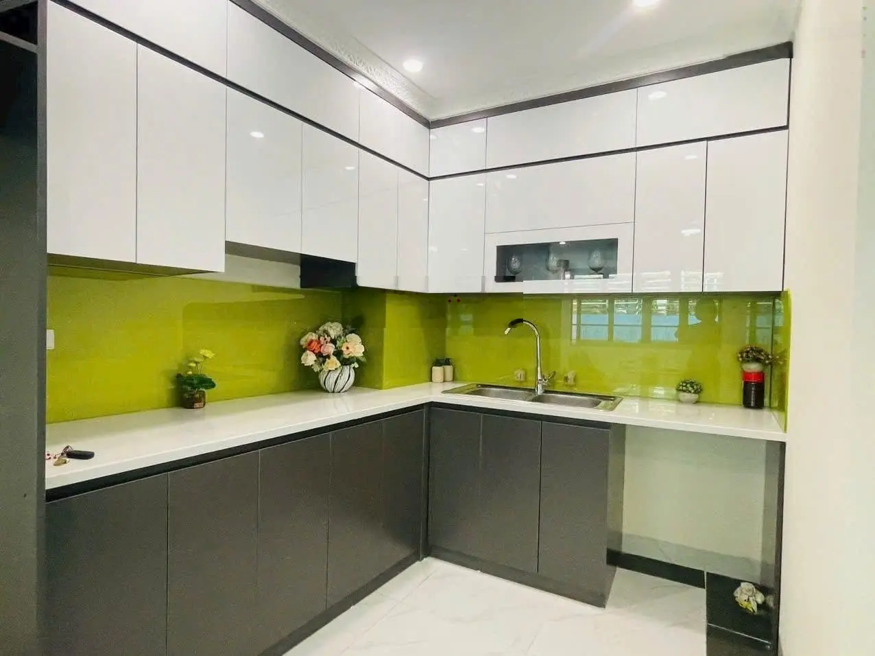 Căn duy nhất phố Quan Hoa - diện tích 40m2x6T - ô tô vào nhà - thang máy - giá cực chất 15 tỷ